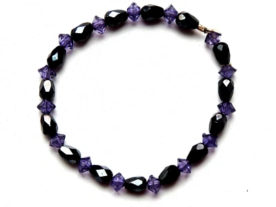 Браслет эластичный ручной работы из фиолетового и аметистового хрусталя с бисером 6 дюймов - Изображение 1 из 4