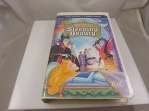 Walt Disney's sleeping beauty VHS Tape preowned 1997 - Picture 1 of 4