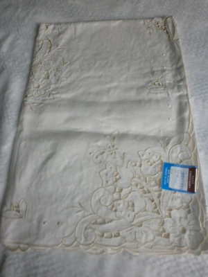 PETITE NAPPE COULEUR ECRU/BRODée MAIN/85x85 cm/RICHELIEUX/COTON-LIN 50:50%/CHINE - Photo 1/4