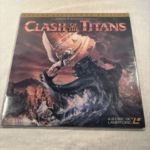 "CLASH OF THE TITANS" LASERDISC - Deluxe gatefold Letterbox Edition 2 Disc Set - Foto 1 di 3