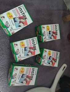FUJIFILM INSTAX MINI Instant Film (20 Exposures) 9 10 Packs 90 Total Exposures - Picture 1 of 4