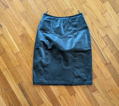 Design Assets Black Leather  Wmn's High Waist Pencil Skirt 80s/90s Sz 6 Vintage - Image 1 of 4