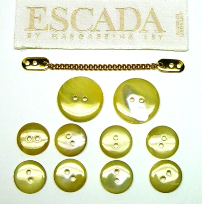 ESCADA Botón de Repuesto 10 Botones de Color Beige Madreperla Buen Estado Usado. Foto 1 de 4