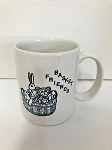 Basket Friends Kaffeetasse Becher Bär Hase Kaninchen Puppe USA top unbenutzt - Bild 1 von 5