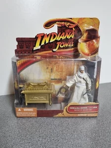 Hasbro Indiana Jones Raiders Of The Lost Ark 3.75" Indiana Jones With Ark Set - Picture 1 of 6