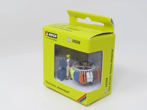 Noch HO 16509 Clothing Boutique Clothes Racks Store Display Scenery Detail Set - Picture 1 of 1