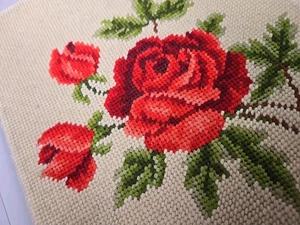 Vintage schöne Blumen Nadelspitze fertig rote Rosen Wandbehang 9×12 ohne Rahmen - Bild 1 von 6