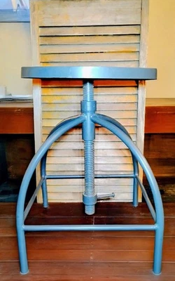 老式可调节工业凳铸铁螺丝机械木座椅拔模 — 第 1/2 张图片