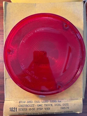 Lente de lámpara trasera y de parada Glo Brite para camioneta Chevy - GMC 1965-76 5956481 Foto 1 de 2