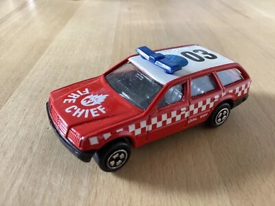 K-28 Corgi: Mercedes 300 TD rot/weiss "Fire Chief" - Bild 1 von 4