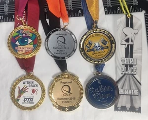 INCREÍBLE LOTE DE 7 MEDALLAS DE PARTICIPACIÓN VARIOS CAMPEONATOS DE GIMNASIA Gasparilla - Imagen 1 de 3