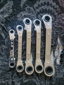 ✅Genuine Blue Point Metric Double Offset 12 Point Ratcheting Wrench Set 7mm-17mm - Picture 1 of 12