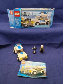 LEGO CITY: Police Car (7236) Used 100% complete w/instructions.  W/ Original box