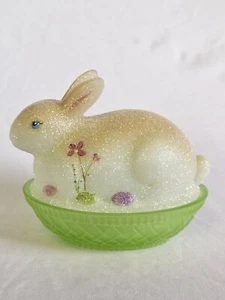 Fenton Uranium Bunney Box Key Lime and Opal Bunny Box #C9074 signiert - Bild 1 von 5