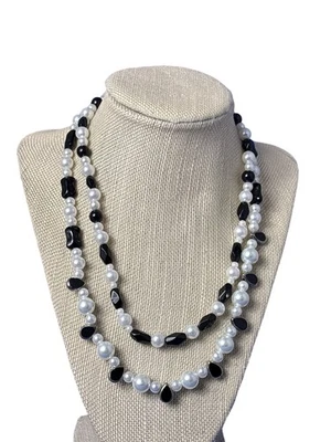 Collar de perlas de imitación blanco y negro con cuentas 2 hebras de plástico de vidrio cierre de gancho  Foto 1 de 3