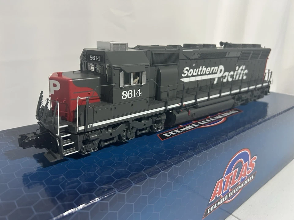 Atlas Premier Southern Pacific SD45 Diesel Locomotive O-Scale 30138266 PS3 #8614 - Image 1 of 4