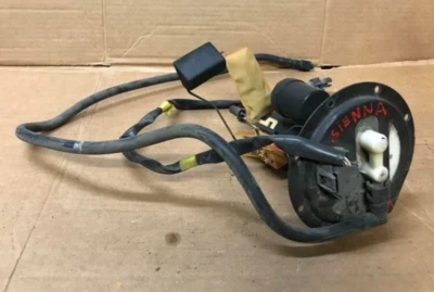 1998 1999 2000 Toyota Sienna Fuel Pump Assembly  Used Foto 1 de 3