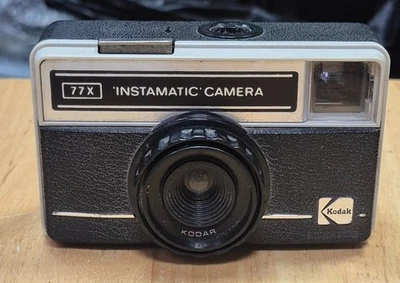 Vintage Kodak 77X Instamatic Camera - Made In England - Untested - image 1 of 4