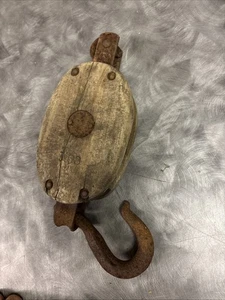 Antique  Wooden Block and Tackle Barn Single Pulley with Iron Hook - Picture 1 of 15