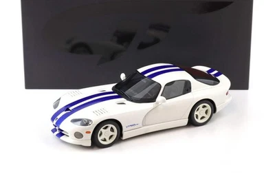 Dodge Viper GTS 1996 GT Spirit blanco con rayas azules 1:18 GT940 Foto 1 de 4