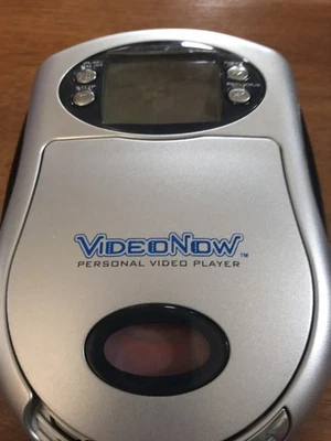 Reproductor personal Video Now más discos de Bob Esponja y padres extraños Foto 1 de 3