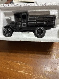 National Motor Museum Mint 1923 Chevy Series D 1-Ton Truck Diecast 1:32 Scale - Picture 1 of 7