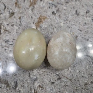 Vintage Set of 2 Natural Stone Eggs Decorative Keepsakes Smooth Polished - Picture 1 of 8