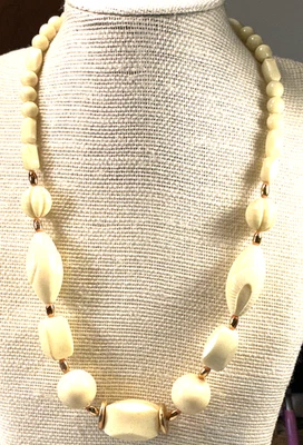 Moda Collar Tallado Color Crema Lucita Tono Dorado Gargantilla Cuentas Lote 52 Foto 1 de 3