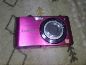 DMC-FS7 Panasonic LUMIX DMC-FS7 Pink 10.1MP 10x Digital Camera Use - Picture 1 of 5