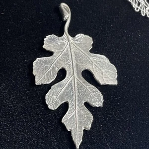 Vilmain & Klinger Pewter Mulberry Leaf Pendant Ornament TEH2-66 - Picture 1 of 9