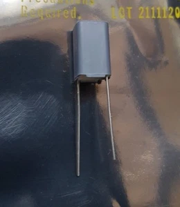 ARCOTRONICS P30DB1874AA00P 1000PF 63VDC CAPACITORS QTY: 20 (U7.3B3)     - Picture 1 of 1