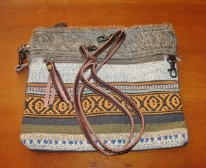 Myra Tasche Southwestern Schultertasche Kunstfellbesatz verstellbar abnehmbarer Riemen - Bild 1 von 12