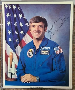 DANIEL BRANDENSTEIN SIGNED 8X10 NASA  ASTRONAUT STS-49 51G DISCOVERY PSA COA - Picture 1 of 3