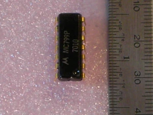 Motorola MC799 1970 Gold Pin Vintage Sammlerstück - Bild 1 von 1