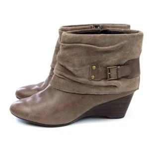 Clarks Tan Leather Ankle Boots Womens Size 9.5 Fold Over Side Zip Active Air - Picture 1 of 9