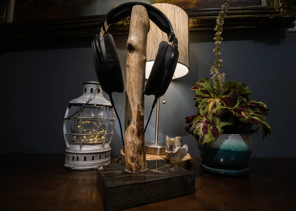 Soporte para auriculares Driftwood, soporte para auriculares de madera natural de alto brillo Foto 1 de 1