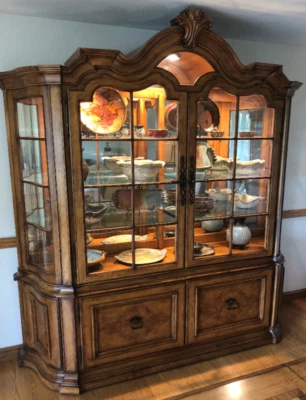 Thomasville Furniture Hills of Tuscany  San Martino & Bibbiano Dining Whole Set - Image 1 of 4