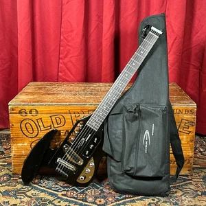 Guitarra Eléctrica Traveler Speedster Negra con Estuche Original - Imagen 1 de 8