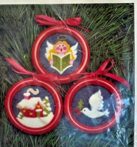 VTG Craftways Needlepunch Embroidery ~Trio of Christmas Ornaments #SX1, NOS 1981 - Bild 1 von 8