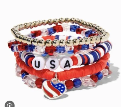 Pulseras patrióticas con cuentas rojas, blancas y azules Claire’s 4th July - Paquete de 5   Foto 1 de 3