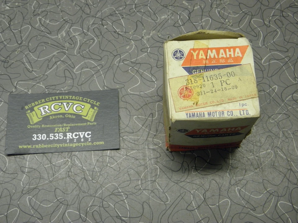 Pistón Yamaha AT2M MX Enduro 1972-73 NOS primer sobre 318-11635-00 Foto 1 de 4