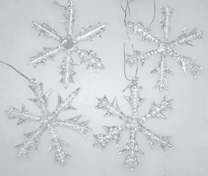 4 Pier 1 Glas Schneeflocke Weihnachtsschmuck 2,5”x 2,5” - Bild 1 von 3