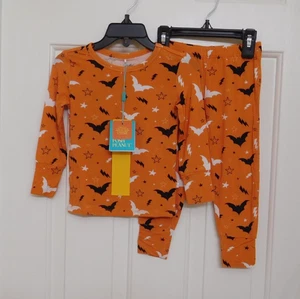 Neu mit Etikett 2 Stck. Posh Peanut Bambus orange Fledermäuse Sterne Halloween Pyjama Gr. 2t oder 3t-4t - Bild 1 von 1