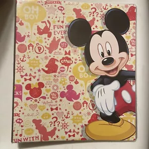 Carpeta de 3 anillas de 1” de personajes más pequeños de Disney de Mickey Mouse de Walt Disney. - Imagen 1 de 4