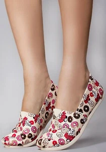 New TOMS x Randy's Classic Canvas Flats Shoes Donuts Fun Beige red pink Sz 7.5 8 - Picture 1 of 7