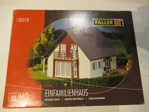 Faller 130318 HO casa unifamiliar rojo vino nuevo - embalaje original - - Imagen 1 de 4