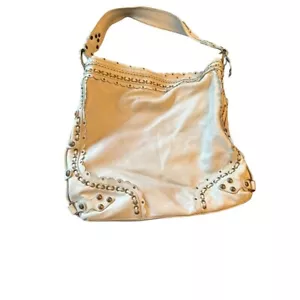 Bolso de hombro de cuero de la colección Kate Landry con detalles tachonados y festoneado E - Imagen 1 de 8