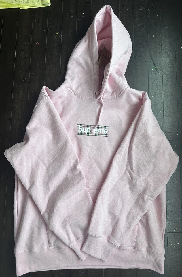 Nueva sudadera con capucha Supreme Burberry rosa para mujer talla mediana  Foto 1 de 4