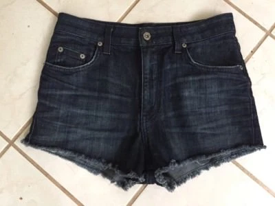 Tiendas CARMAR LF ¡NUEVO! Pantalones cortos de mezclilla de tiro alto lavado oscuro talla 26 ¡NUEVOS SIN ETIQUETAS! Foto 1 de 4