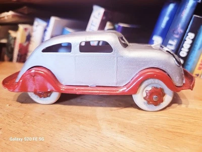VERY NICE VINTAGE EARLY 1930's WYANDOTTE  PRESSED STEEL CHRYSLER AIRFLOW - Image 1 of 4